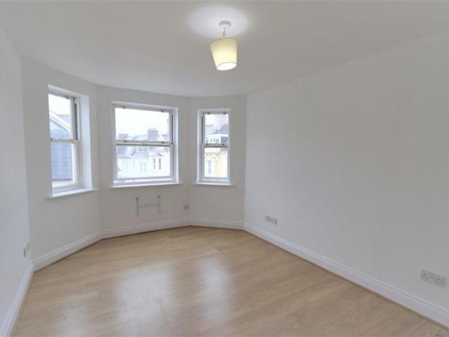 Apartment for rent in St Helier, Greater London