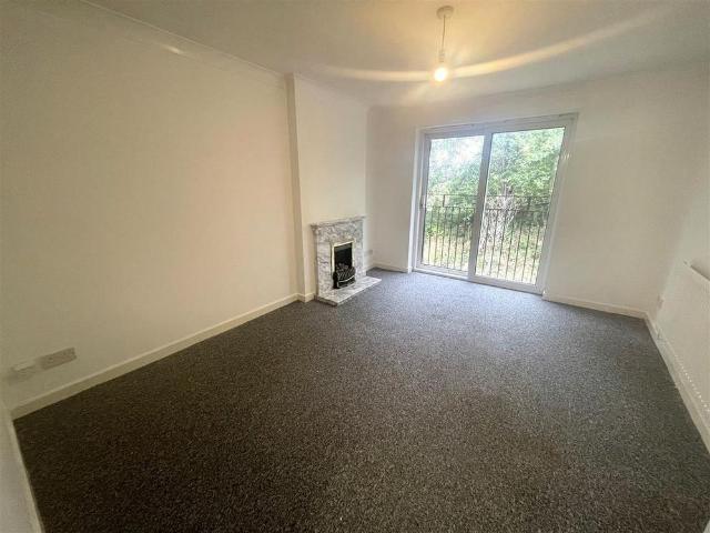 Apartment for rent in Packmoor, Stoke-on-Trent