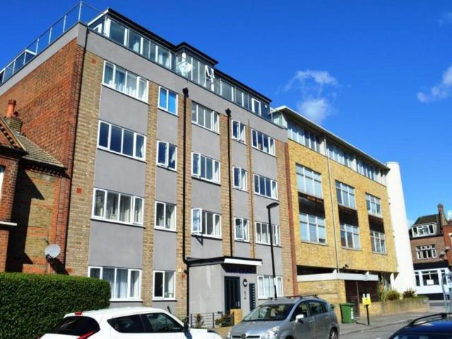 Flat for rent in London Borough of Lewisham, Lower Sydenham