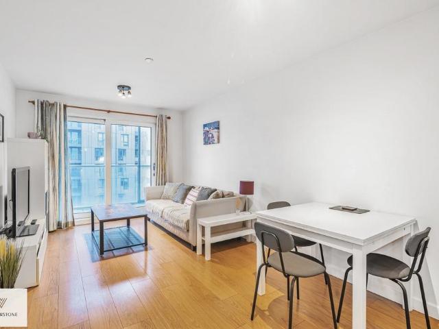 Flat for rent in East Greenwich, Greater London