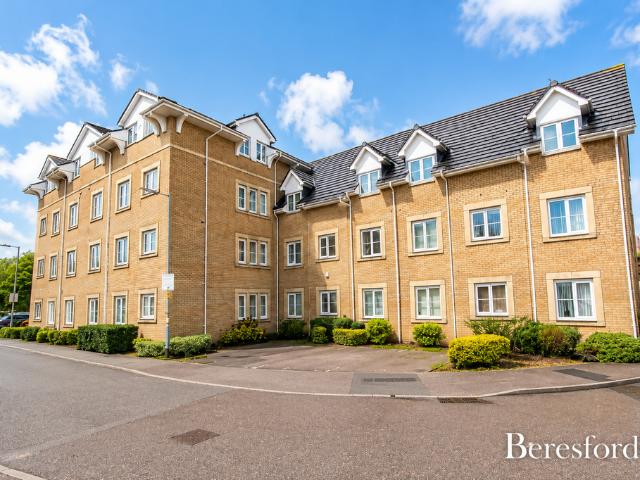 Flat for rent in Noak Bridge, Essex