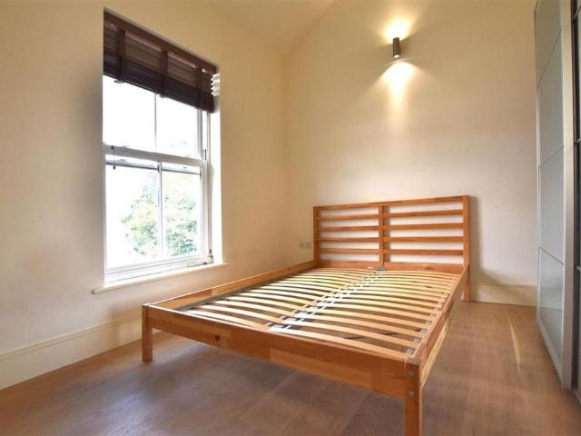 Apartment for rent in Red Hill, Surrey