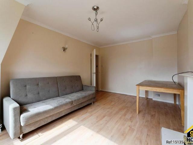 Apartment for rent in Rush Green, Greater London
