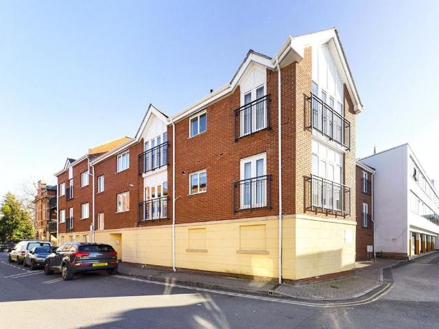 Apartment for rent in Golden Valley, Gloucestershire