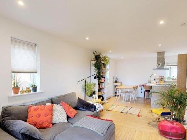 Apartment for rent in Ivy Chimneys, Epping