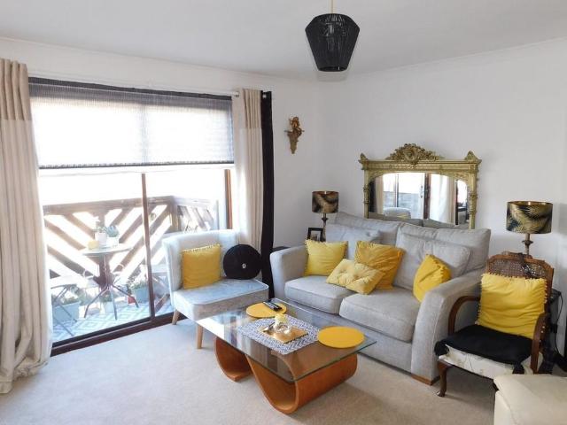 Apartment for rent in Woodlands, Scotland