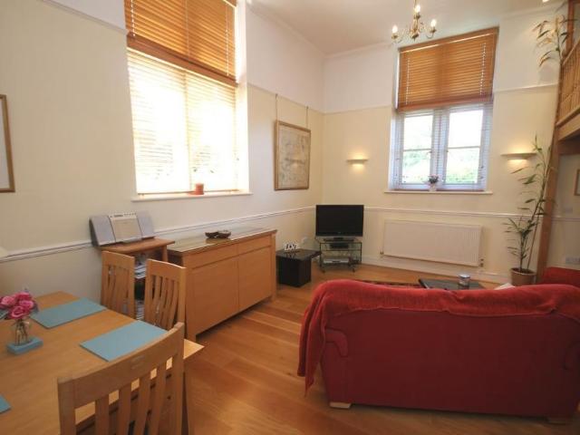 Apartment for rent in Pachesham Park, Surrey