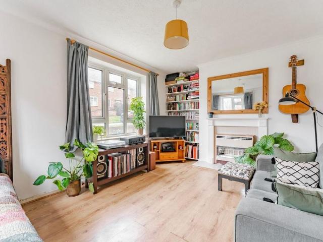 Apartment for rent in Earlham Rise, East Bank