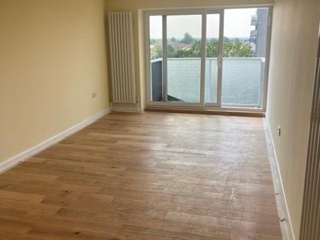 Flat for rent in Carshalton Beeches, Greater London