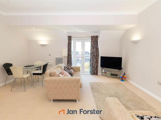 Apartment for rent in North Gosforth, Newcastle upon Tyne