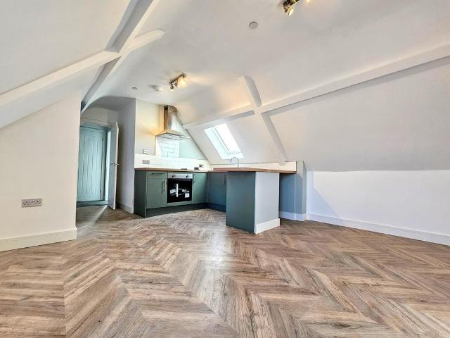 Flat for rent in Llantwit Fardre