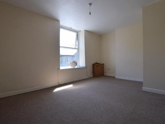 Apartment for rent in Buxworth, Charlesworth