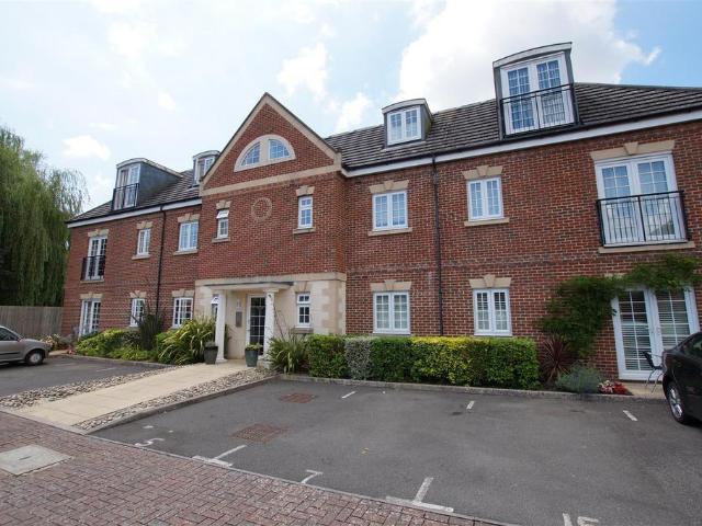 Flat for rent in Chichester, Littlecote