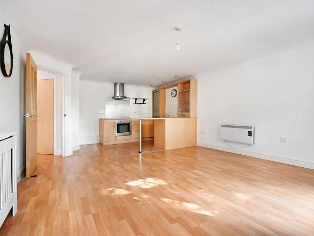 Flat for rent in Moortown, West Yorkshire