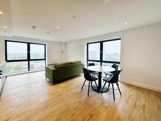 Flat for rent in Richmond Hill, West Yorkshire