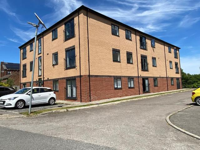 Flat for rent in Swinton Park, Salford