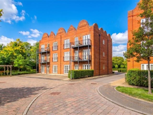 Flat for rent in Westfield, Woking