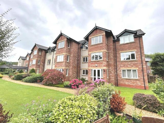Flat for rent in Ludworth Houses, Marple Bridge