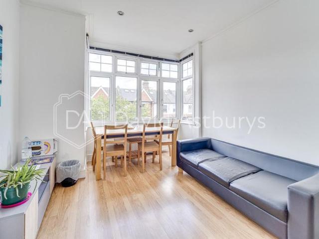 Apartment for rent in Colney Hatch, Isle Of Man