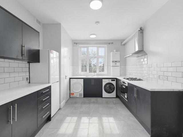 Flat for rent in Selsdon, Greater London