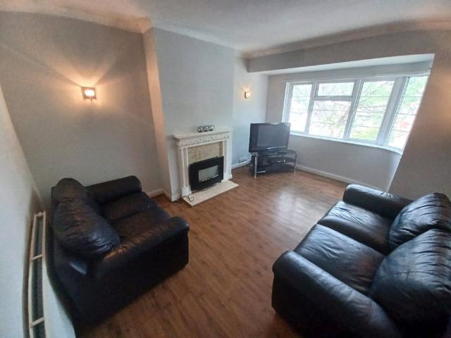 Apartment for rent in Primley Park, Moortown