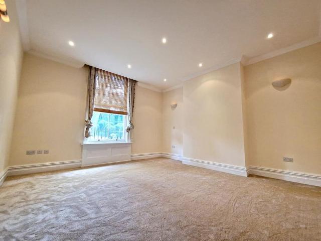 Apartment for rent in Avenham, Higher Bartle