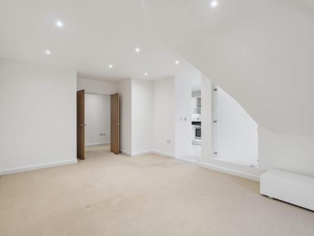 Apartment for rent in Gerrards Cross, Denham