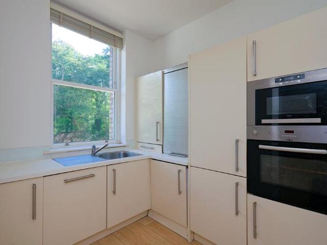 Apartment for rent in Calderstones