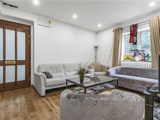 Flat for rent in St. John's Wood, Isle Of Man