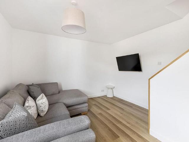 Apartment for rent in Stonehouse, Mount Wise