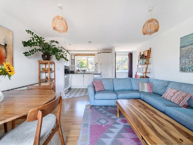 Apartment for rent in London Borough of Hounslow, Strand