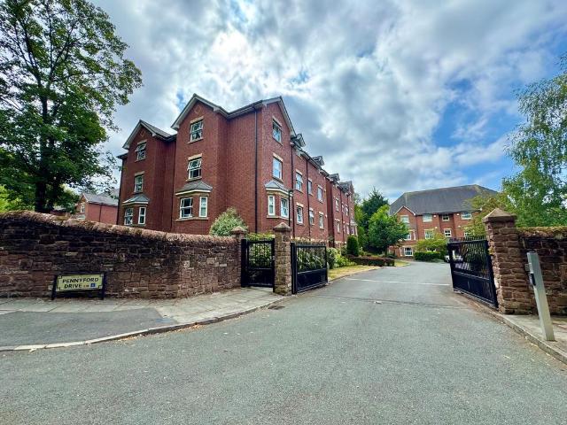 Flat for rent in Calderstones