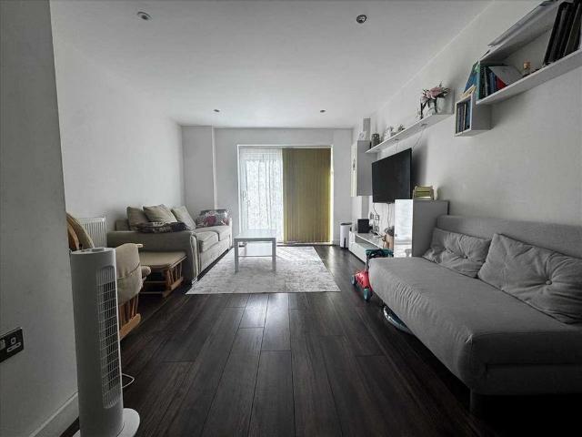 Apartment for rent in Gidea Park, Greater London