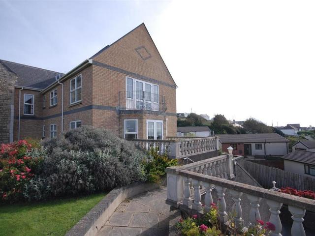 Flat for rent in Ogmore-by-sea, Wales