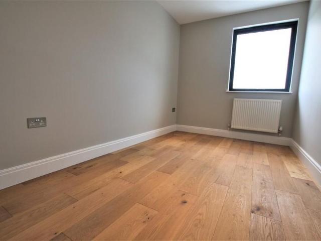 Apartment for rent in Colnbrook with Poyle, Slough