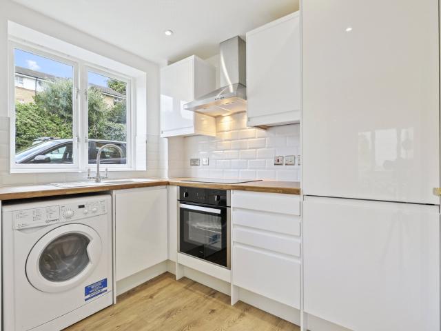 Apartment for rent in Colney Hatch, Isle Of Man