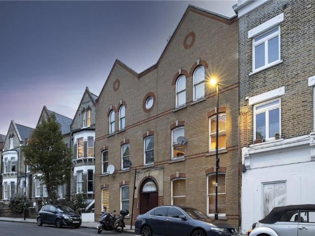 Flat for rent in Brixton, Greater London