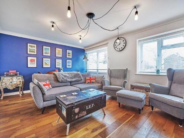Apartment for rent in St Albans, Five Acres