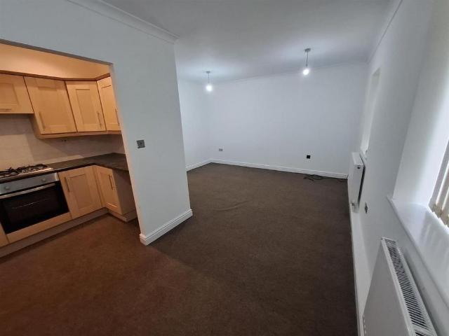 Apartment for rent in Charlesworth, East Midlands