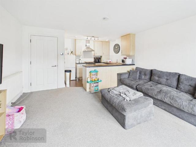 Apartment for rent in Broadfield, Glynde