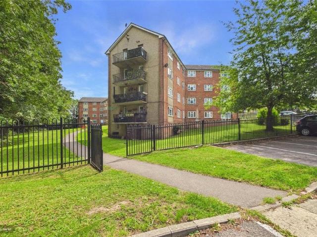 Flat for rent in Burghfield Common, West Berkshire