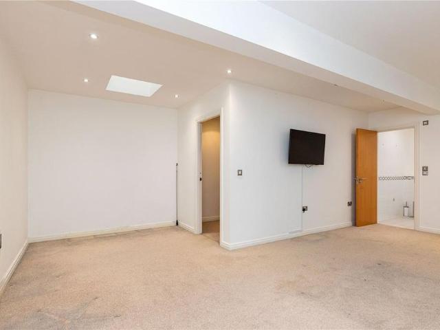 Apartment for rent in Chelford