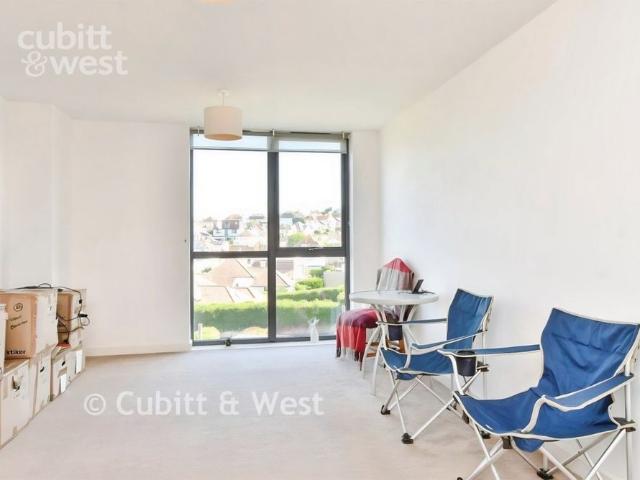 Apartment for rent in Saltdean, Brighton & Hove