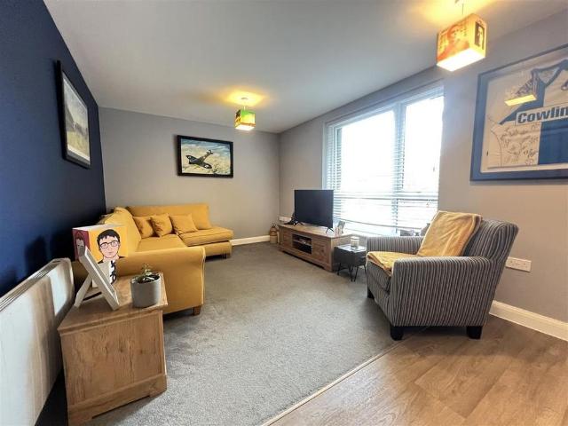 Apartment for rent in Kingswood