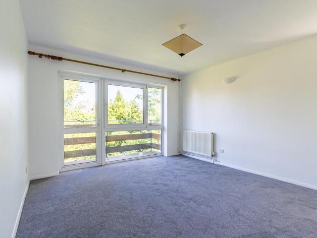 Apartment for rent in St Albans, Five Acres