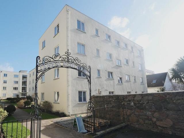 Flat for rent in St Helier