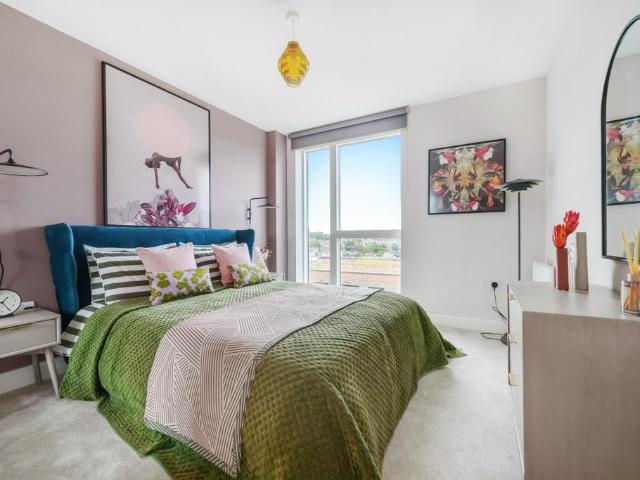 Flat for rent in Red Hill, Surrey