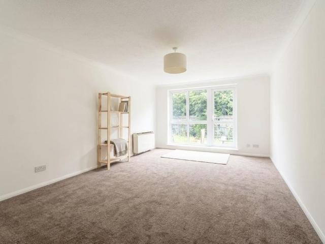 Apartment for rent in Surrey