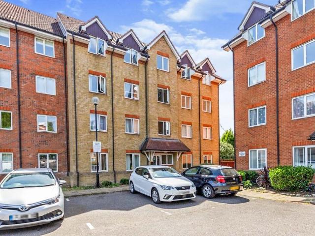 Flat for rent in Kings Hill, Colliers End