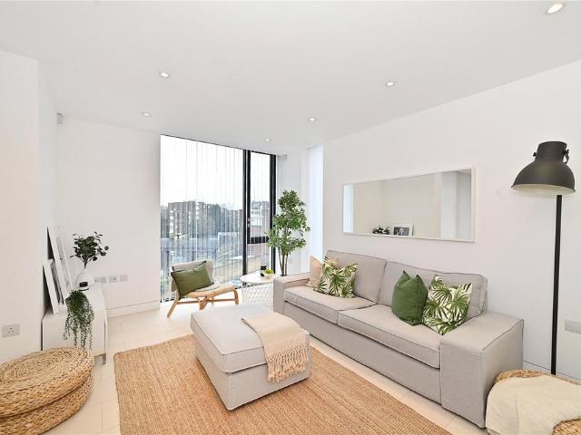 Flat for rent in Chalk Farm, Greater London